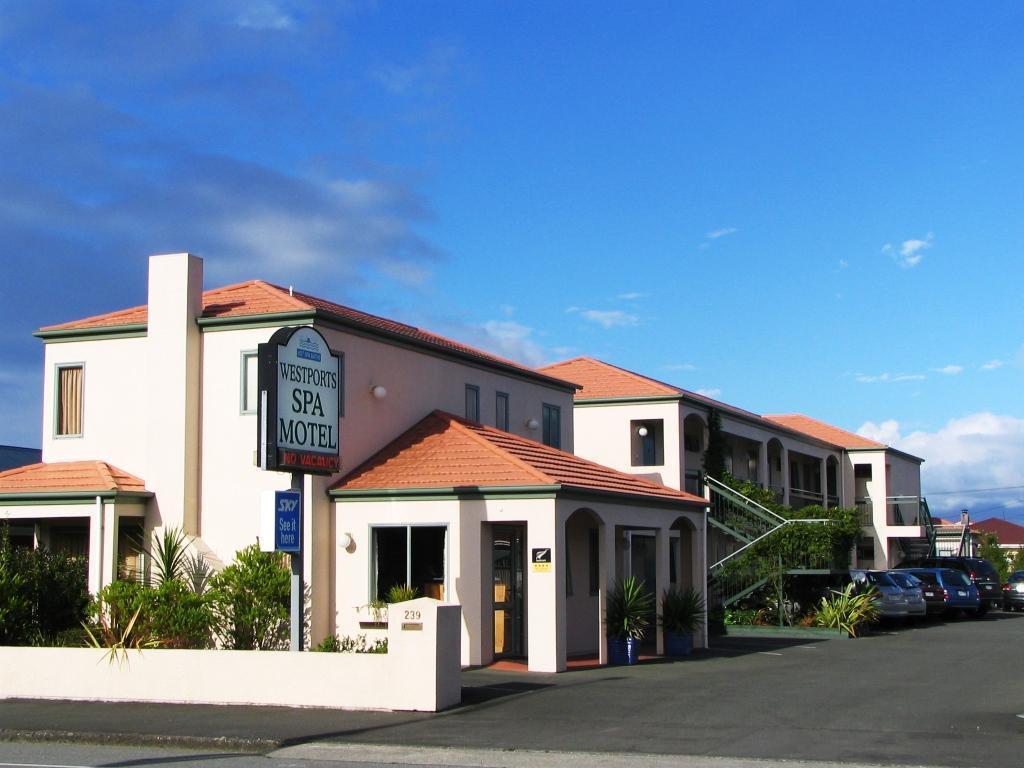 Westport Spa Motel Exterior photo