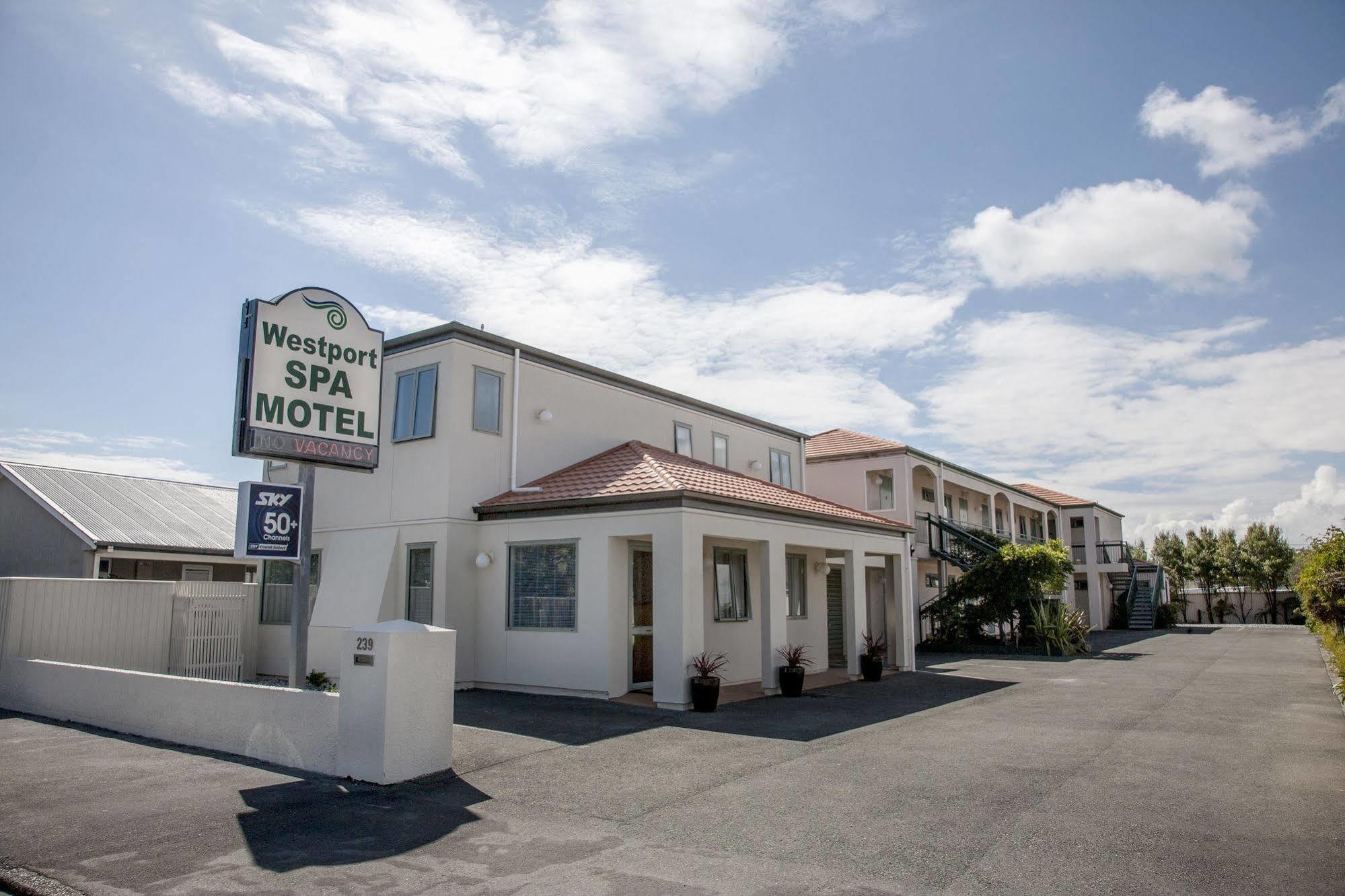 Westport Spa Motel Exterior photo